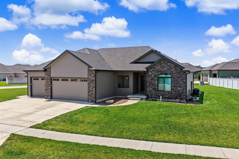 2744 Wet Stone Dr, Salina, KS 67401