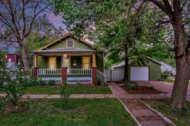 107 3rd , Newton, KS 67114
