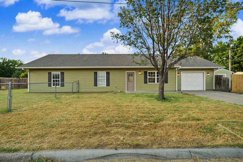 620 Hamilton Ave, Salina, KS 67401