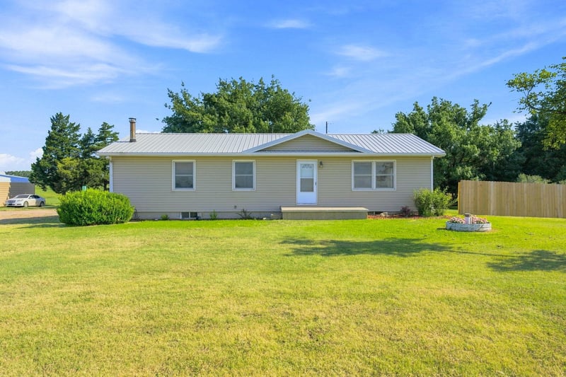 30220 39th St S, Garden Plain, KS 67025