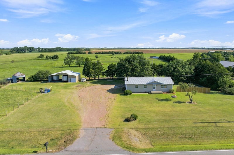 30220 39th St S, Garden Plain, KS 67025