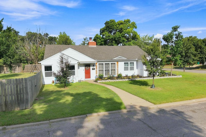 353 Pinecrest Ave, Wichita, KS 67208