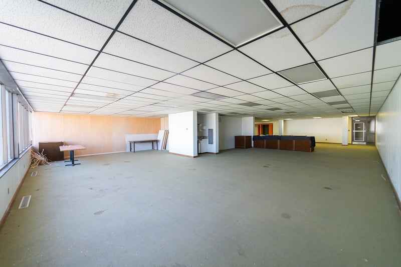 906 Halstead St, Hutchinson, KS 67501