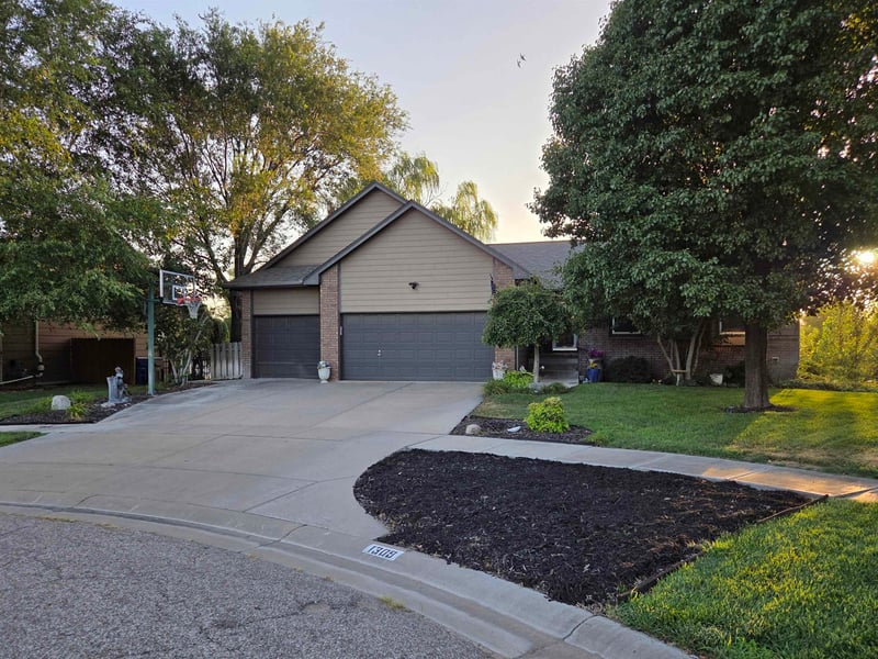 1309 Summit Cir, Derby, KS 67037