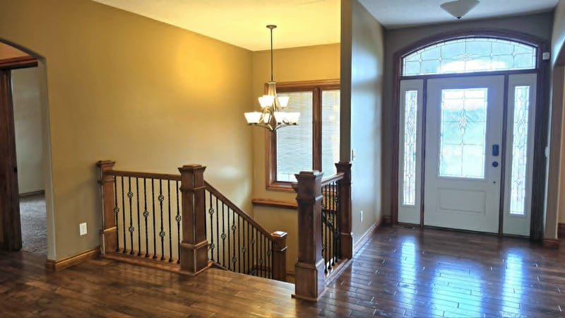 1920 Stoneridge Ln, Salina, KS 67401