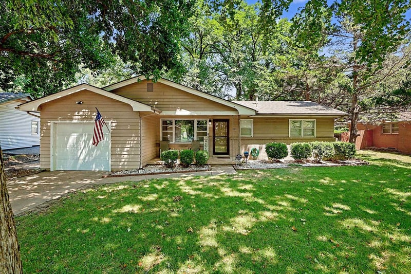 1314 Westview Dr, Derby, KS 67037