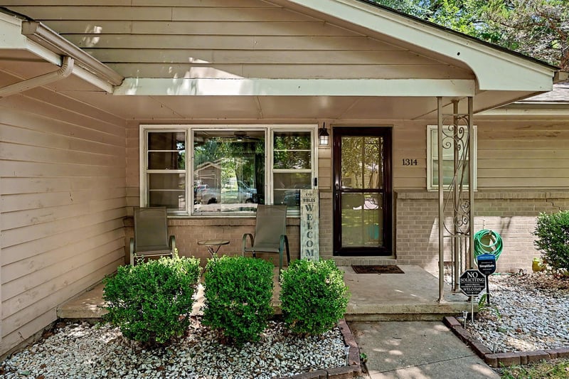 1314 Westview Dr, Derby, KS 67037