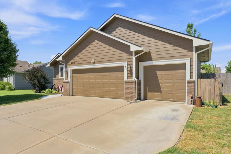 2919 Emerson St, Derby, KS 67037