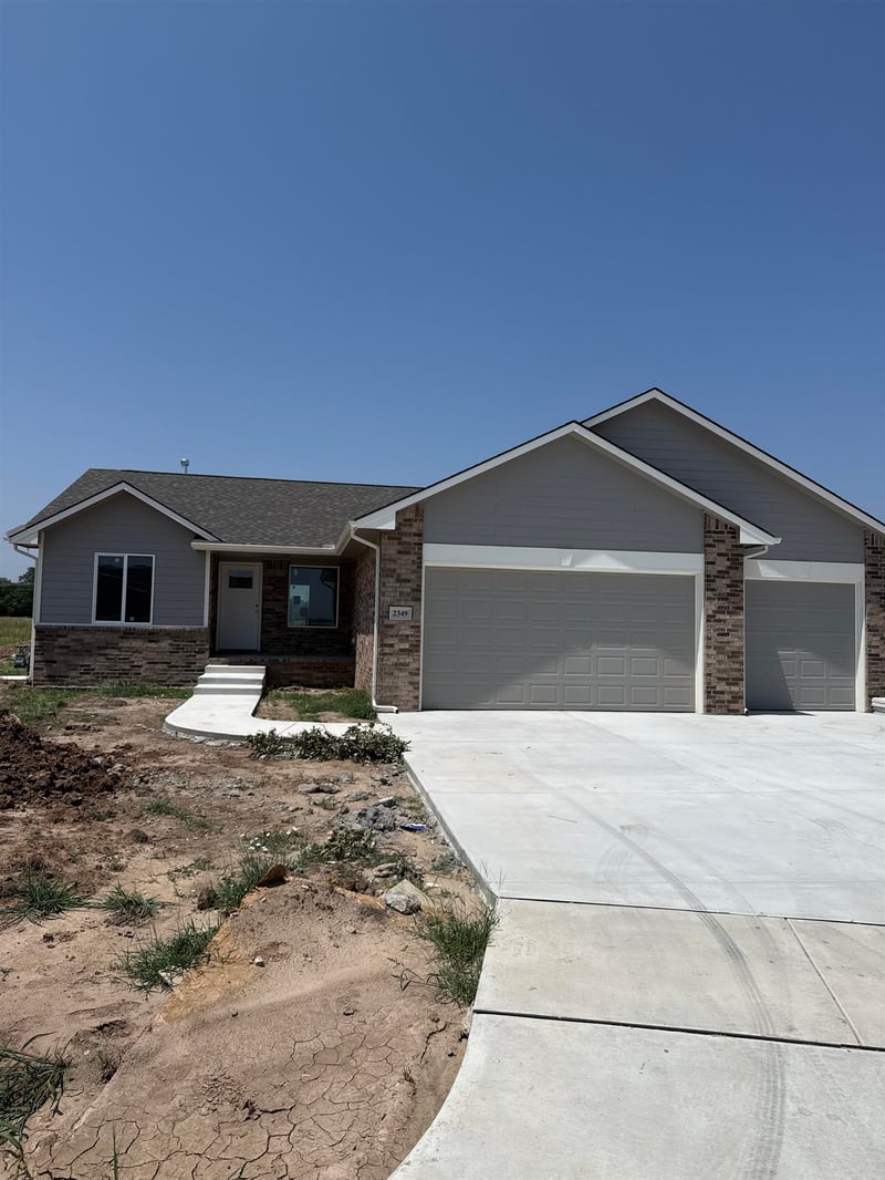 2349 Saddle Cir, Wichita, KS 67235