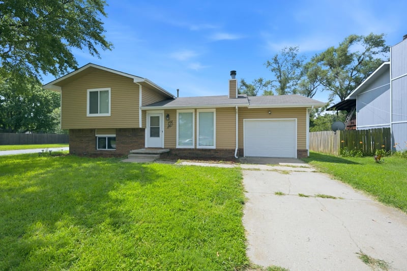 435 Campus St, Wichita, KS 67216