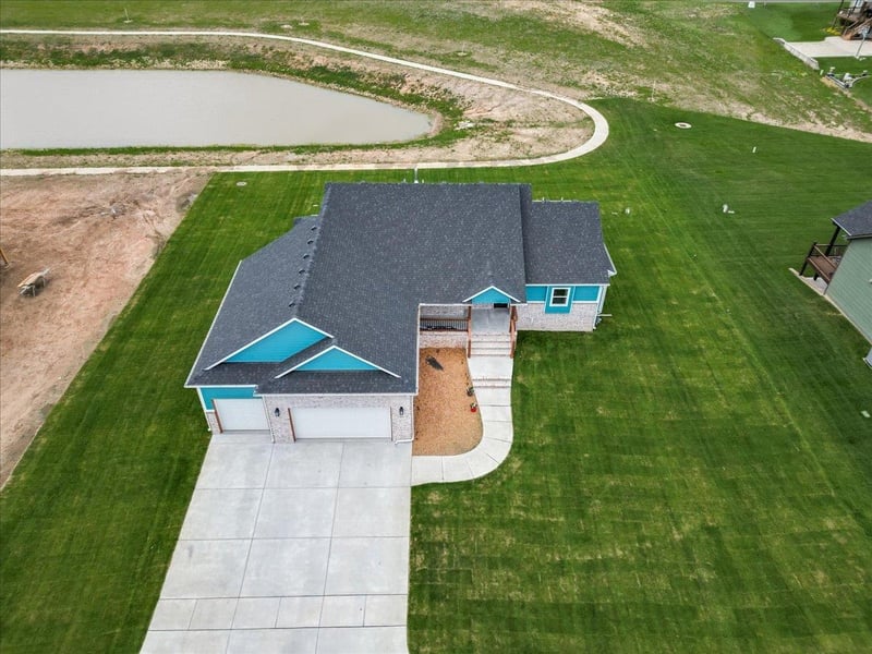 464 Stoney Creek St, Clearwater, KS 67026