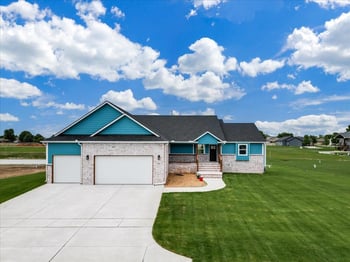 464 Stoney Creek St, Clearwater, KS 67026