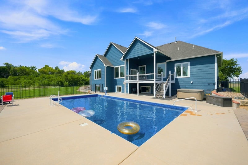 1042 Lake Rd, Cheney, KS 67025-7706