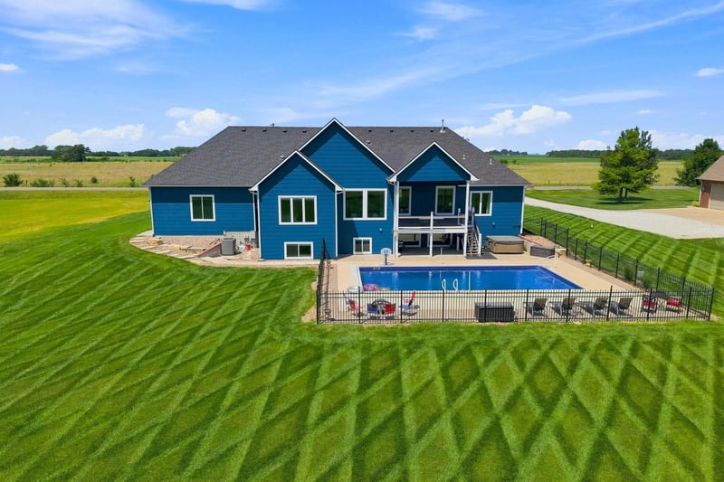 1042 Lake Rd, Cheney, KS 67025-7706