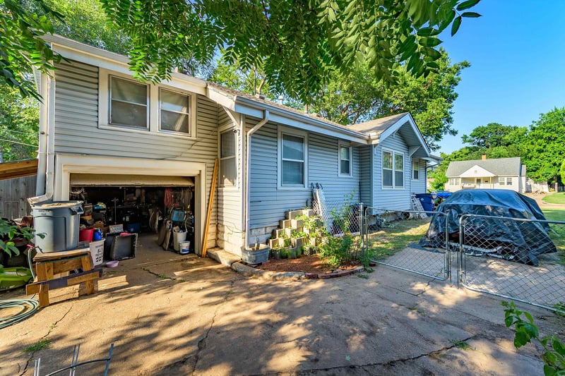 661 Estelle Ave, Wichita, KS 67214-4636