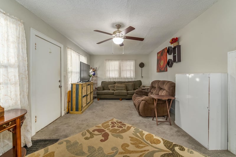 661 Estelle Ave, Wichita, KS 67214-4636