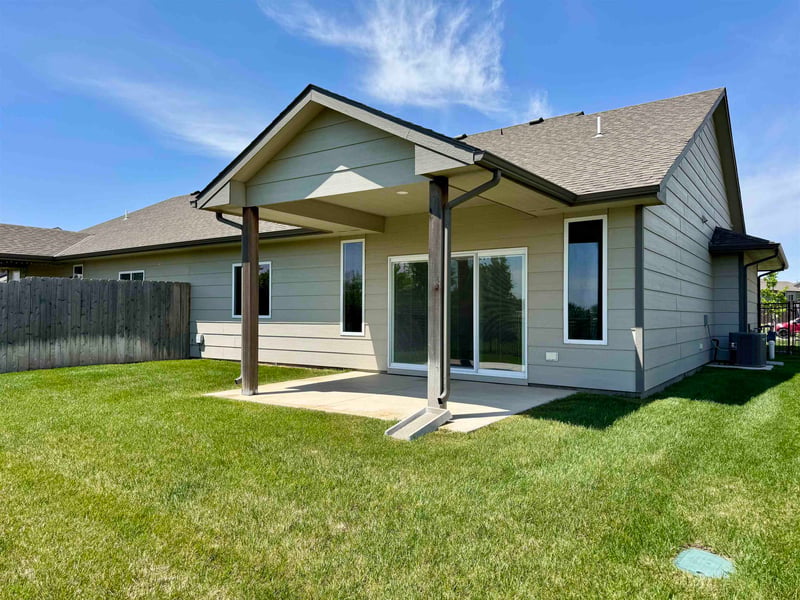 896 Cloverleaf , Goddard, KS 67052