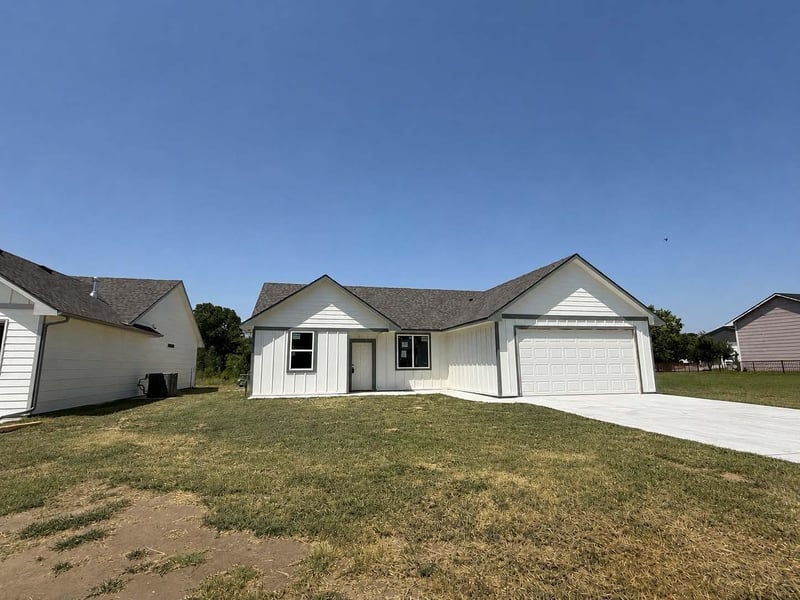908 50th St S, Wichita, KS 67217