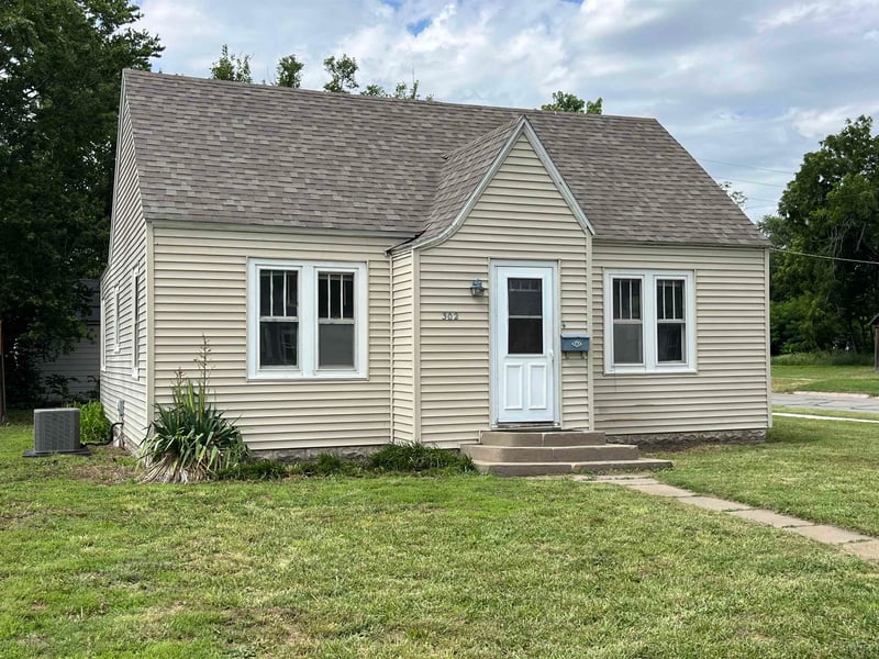 302 3rd , Newton, KS 67114