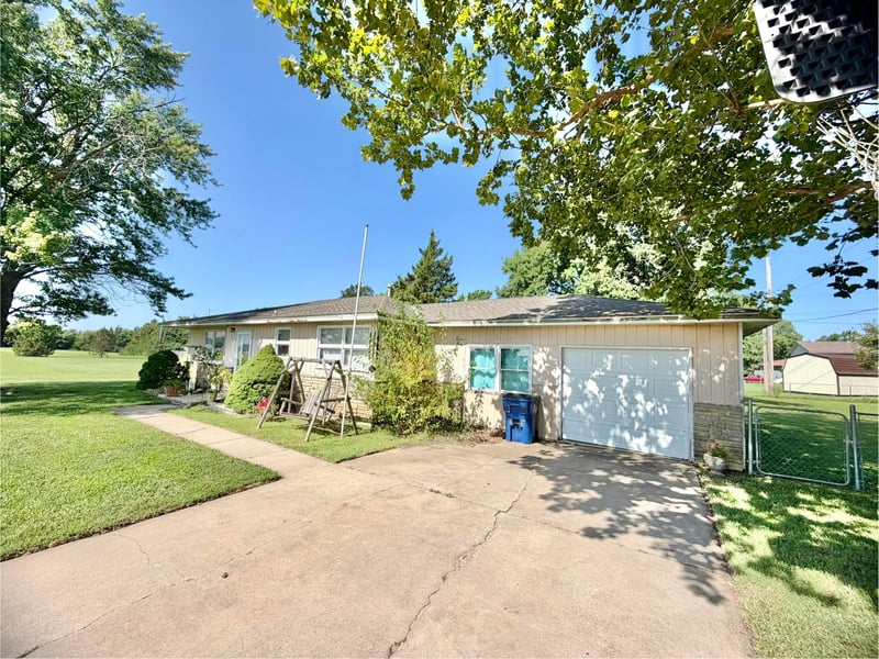133 Tiffany Ln, Eureka, KS 67045
