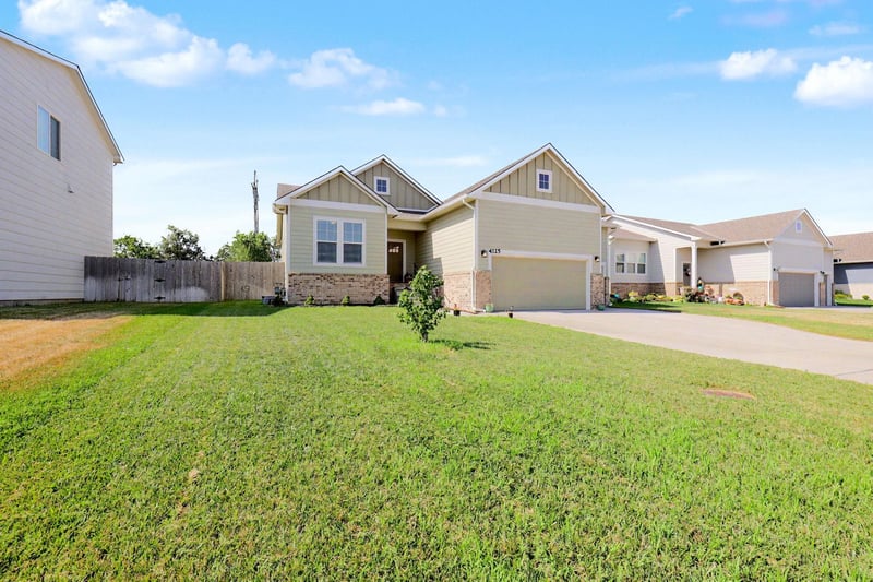 1125 Prairie Hill Cir, Park City, KS 67219