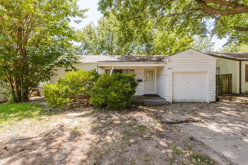 3807 Grail , Wichita, KS 67218