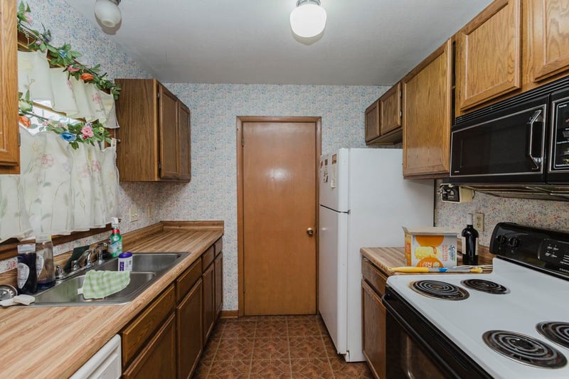 1920 Idlewild , Wichita, KS 67216