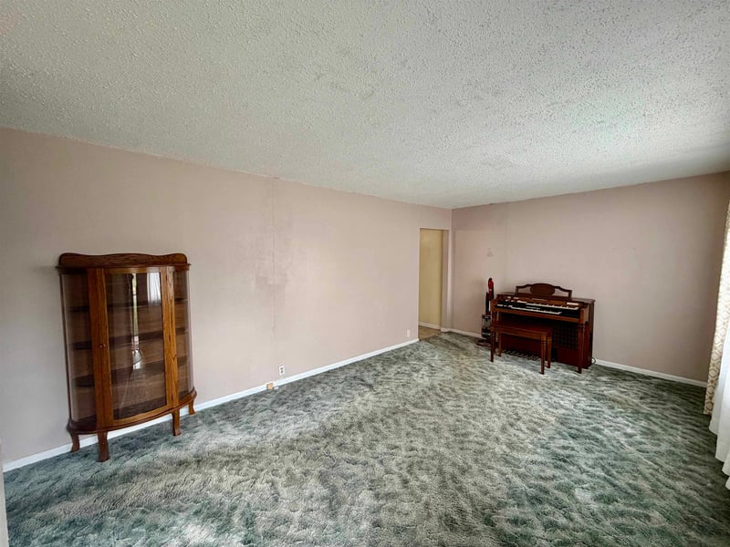 1602 Hickory , Salina, KS 67401