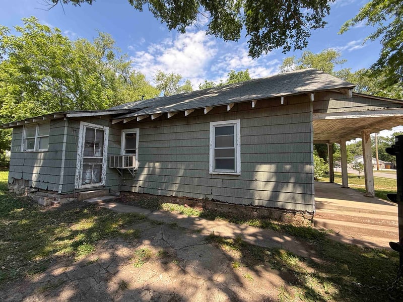 627 Summit St, El Dorado, KS 67042
