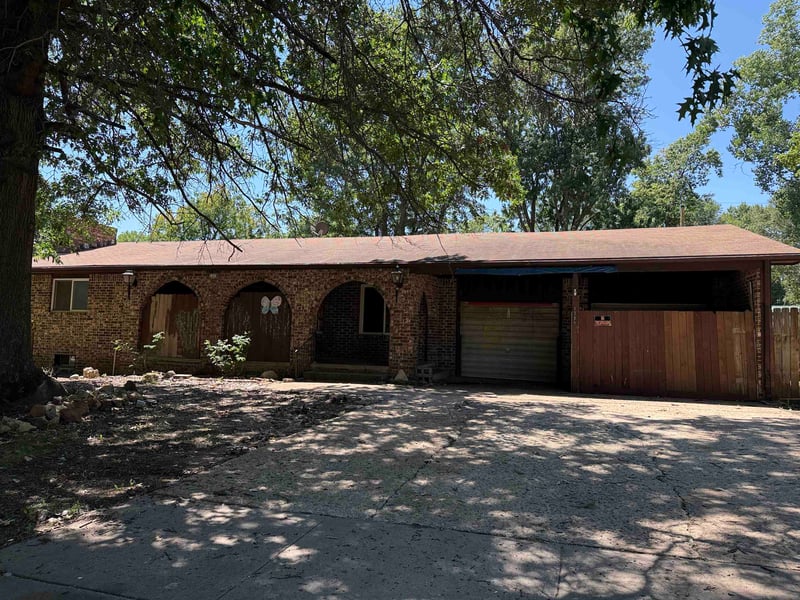 1319 Joyce St, El Dorado, KS 67042