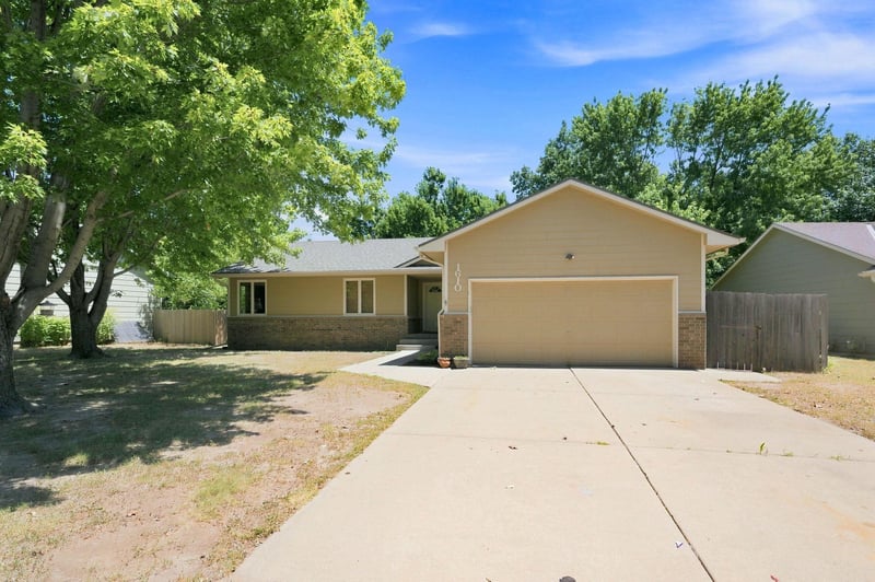 1610 Pine Grove St, Wichita, KS 67212