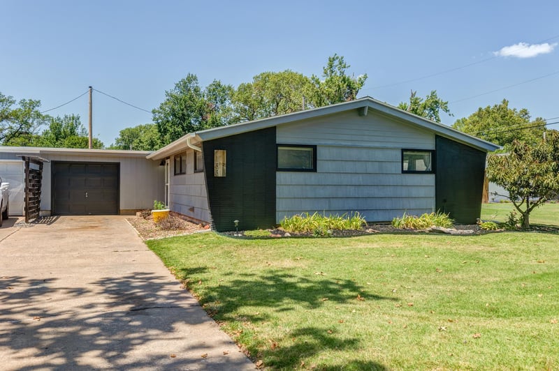 133 Georgia Ave, Salina, KS 67401