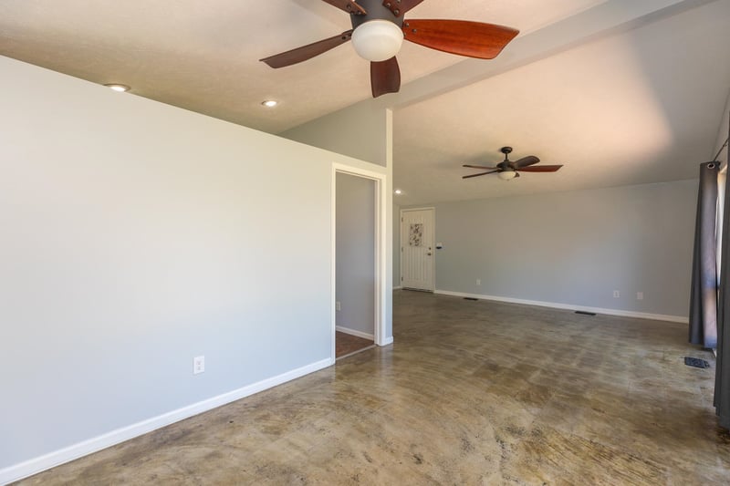 133 Georgia Ave, Salina, KS 67401