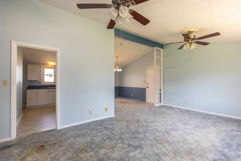 154 Hoover Ct, Salina, KS 67401