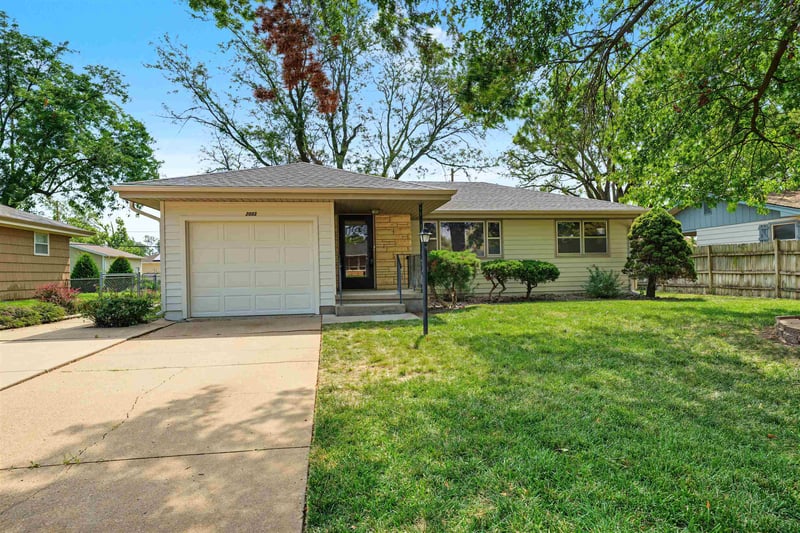 2093 Wesley St, Salina, KS 67401
