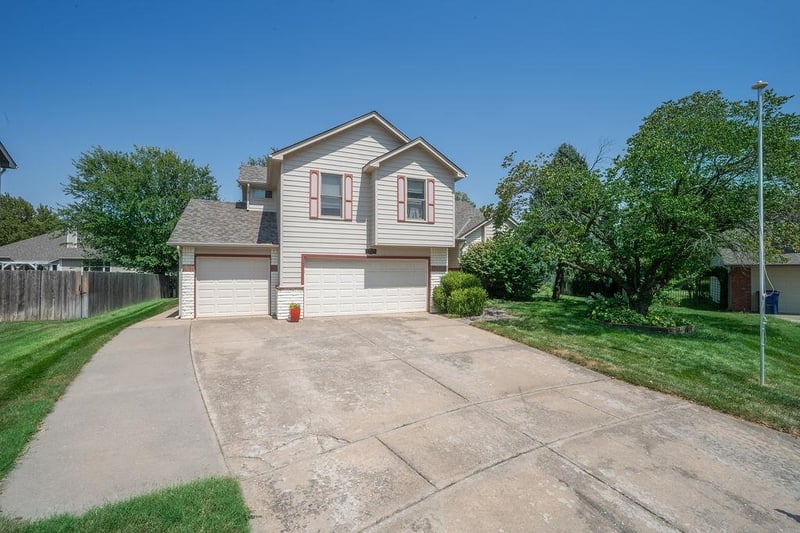 12519 Hardtner Ct, Wichita, KS 67235