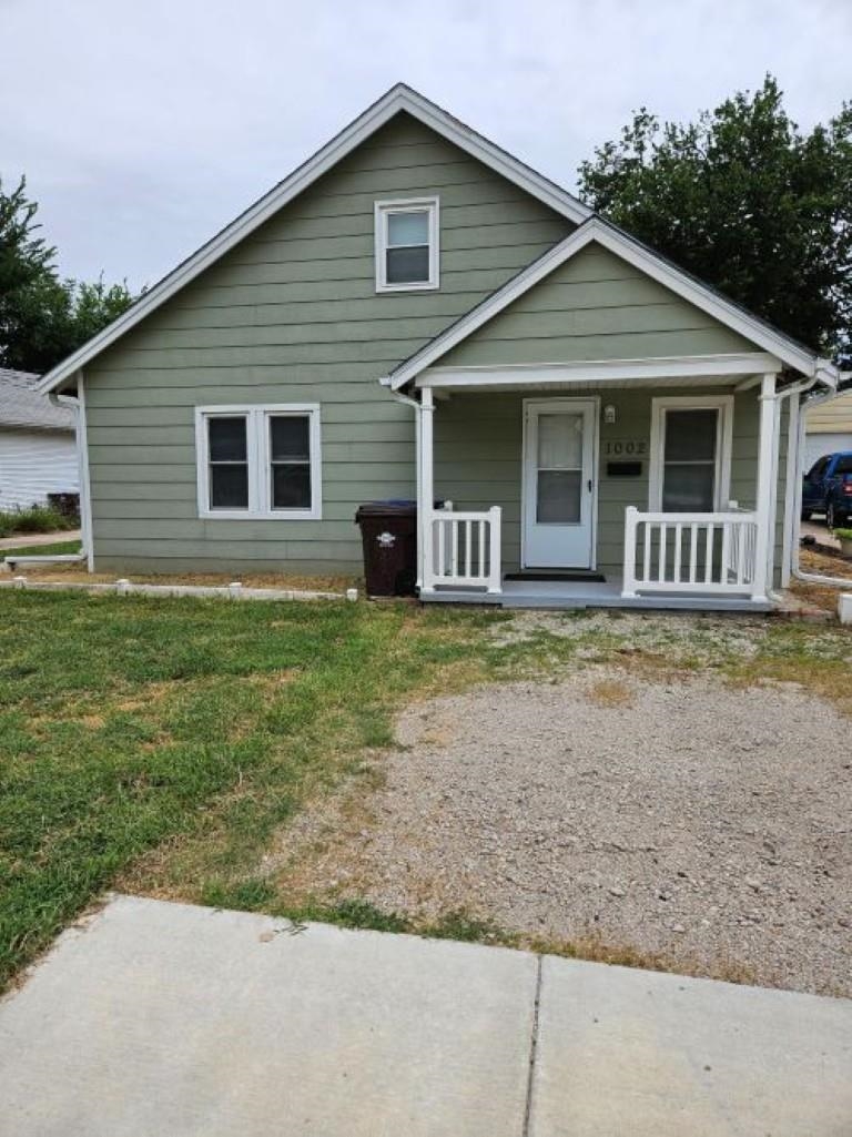1002 Grimes St, Mcpherson, KS 67460-2827