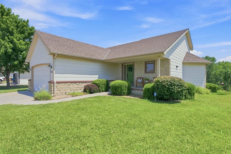 2534 Davin Cir, Wichita, KS 67226
