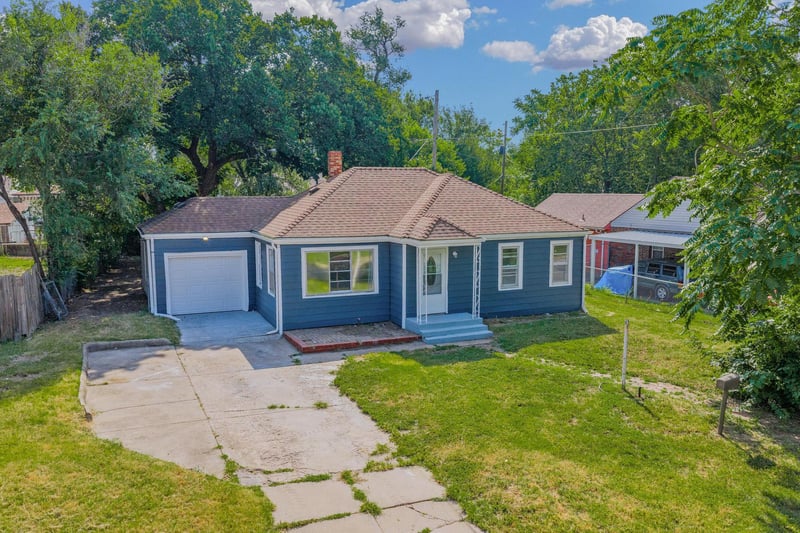 2122 Erie Ave, Wichita, KS 67214