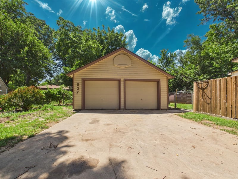 237 4th Ave, Clearwater, KS 67026