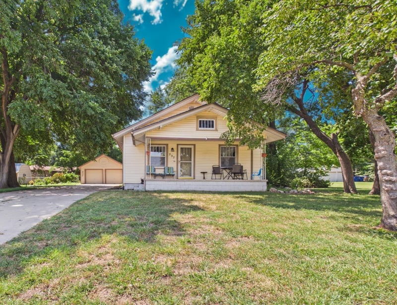 237 4th Ave, Clearwater, KS 67026