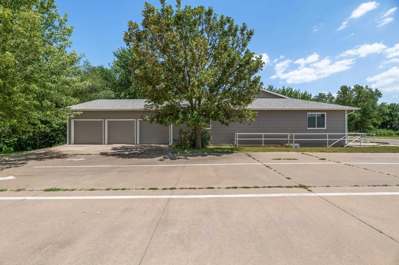 106 Shadybrook , Cheney, KS 67025