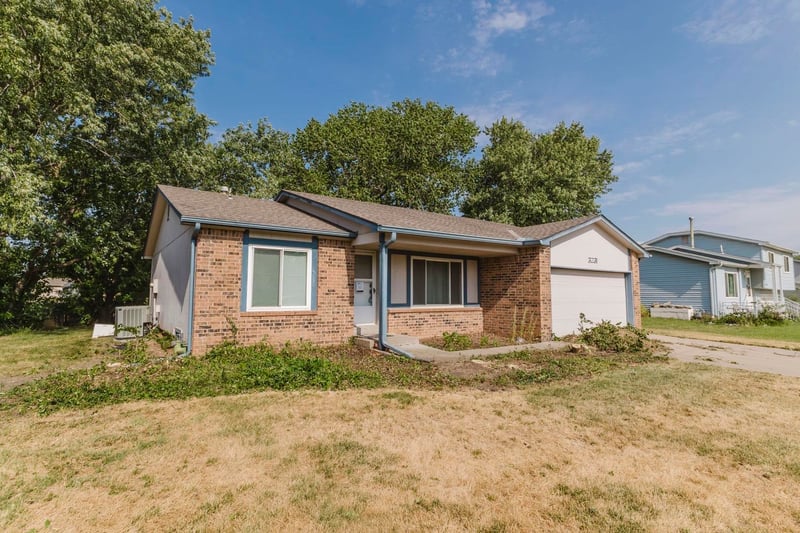 3231 N Brookfield, Wichita, KS 67226