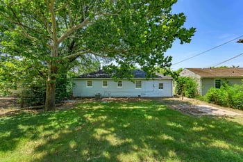 2726 N Spruce St, Wichita, KS 67219-4639