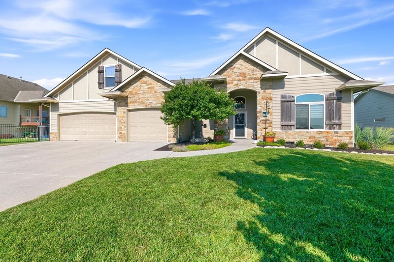 2319 Vintage Dr, Andover, KS 67002