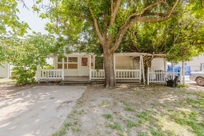 1120 Pineridge St, Wichita, KS 67218