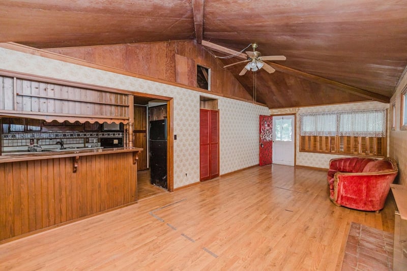 1120 Pineridge St, Wichita, KS 67218