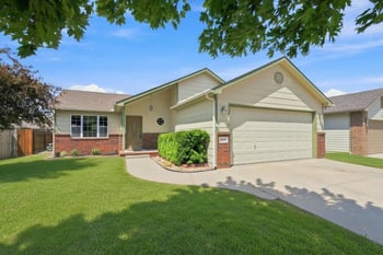 2646 E Cambridge St, Wichita, KS 67219