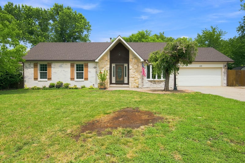 608 Meadow Rd, El Dorado, KS 67042