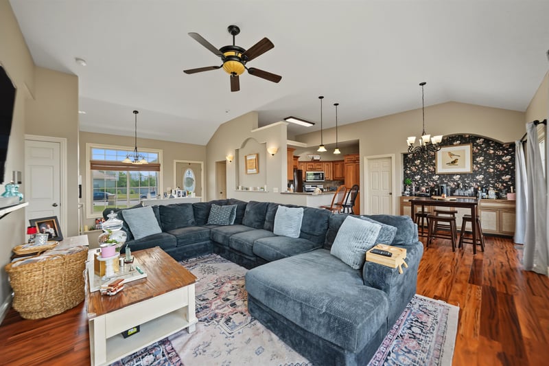 2108 Brookefield Dr, Salina, KS 67401